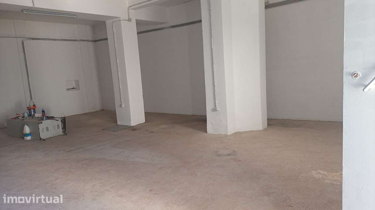 Armazém / Garagem 60 m2 Reboleira Damaia - Grande imagem: 2/7
