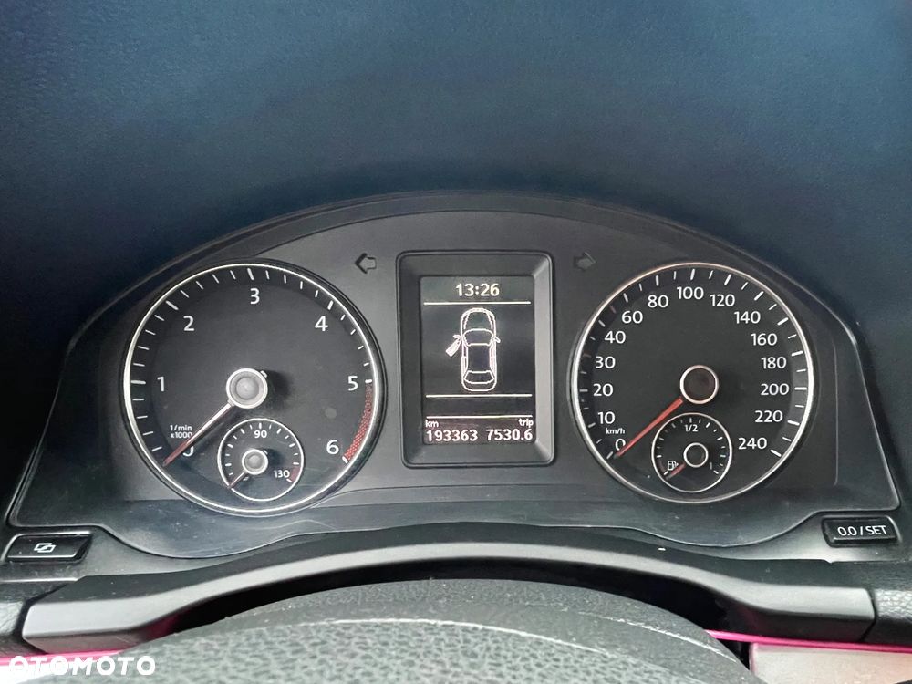 Volkswagen Jetta 1.6 TDI Highline Perfectline - 10