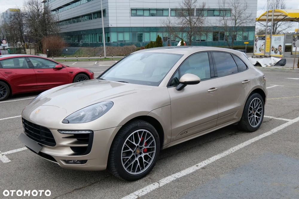 Porsche Macan - 1