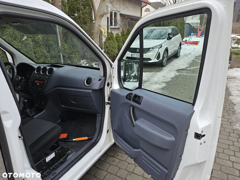 Ford Transit Connect - 17