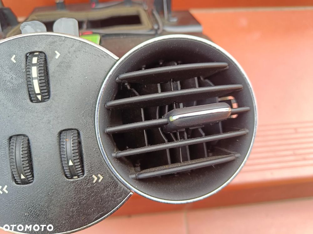 MERCEDES W209 CLK ŚRODKOWA KRATKA NAWIEWU CZARNA - 7