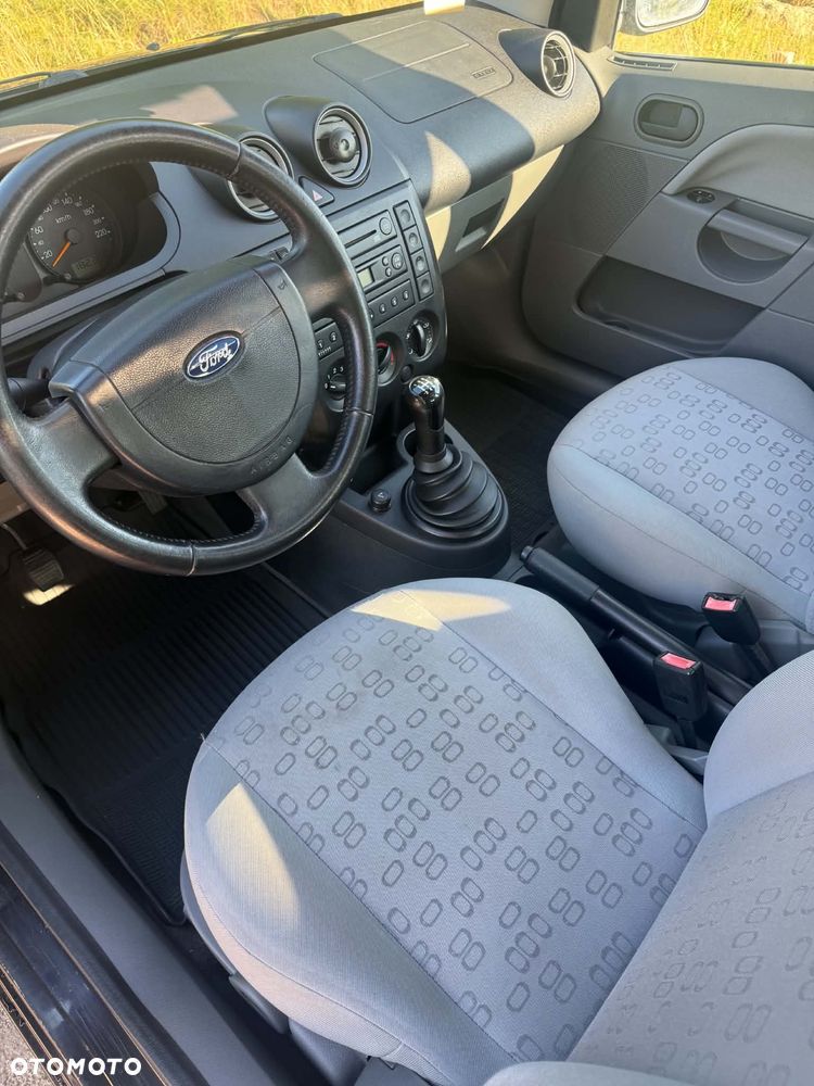 Ford Fiesta 1.4 Ambiente - 12
