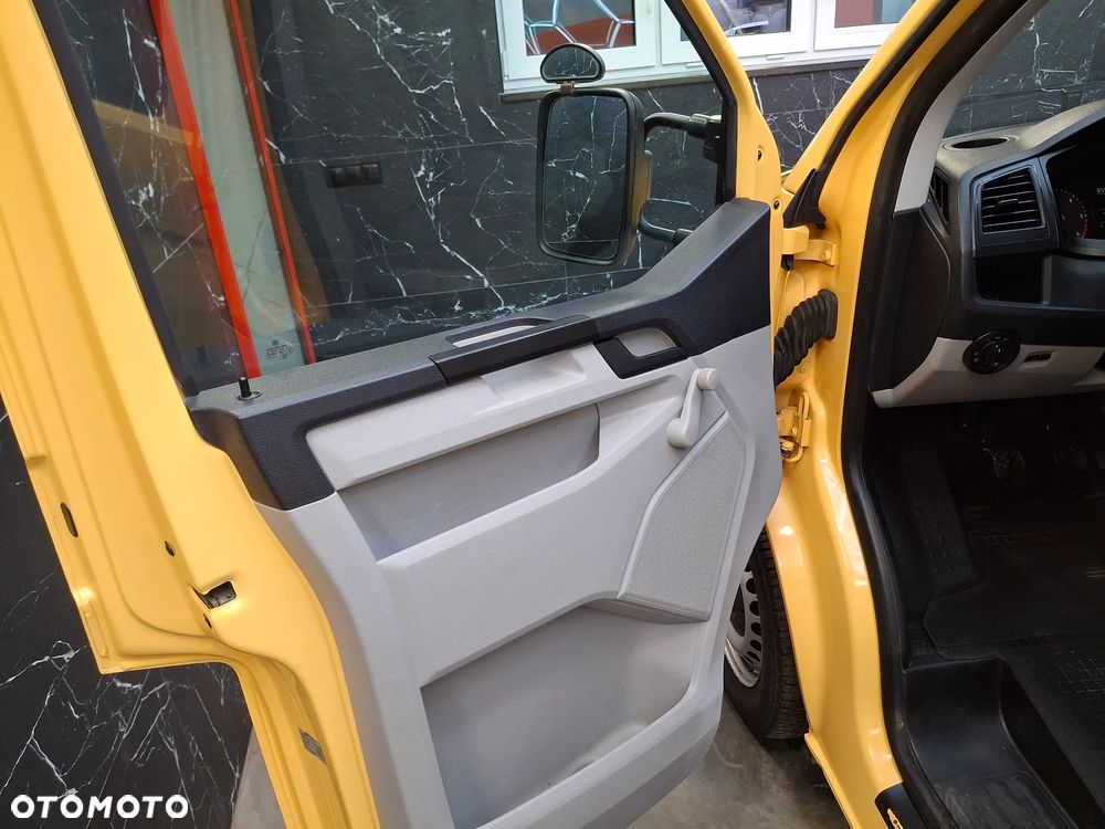 Volkswagen Transporter T6 Doka Dubel Kabina Brygadówka 6 Miejsc Klimatyzacja Tempomat Hak Aluminiowe Burty Światła Dzienne Halogeny Webasto 2016 Rok Euro 6 - 12