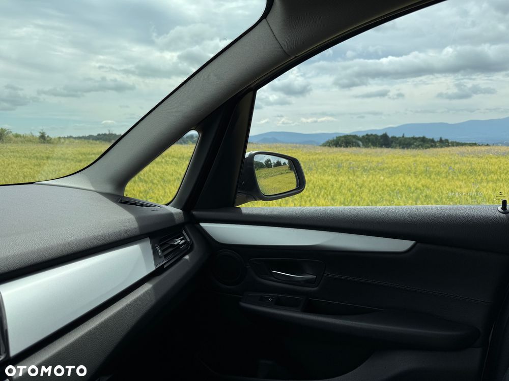 BMW Seria 2 218d Sport-Aut Advantage - 37