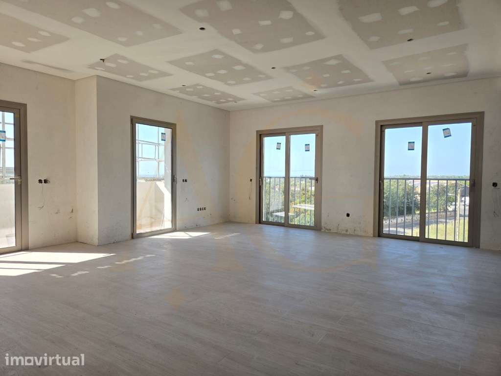 Penthouse com Vista Mar da Sala e Terraço Privado - Grande imagem: 2/43