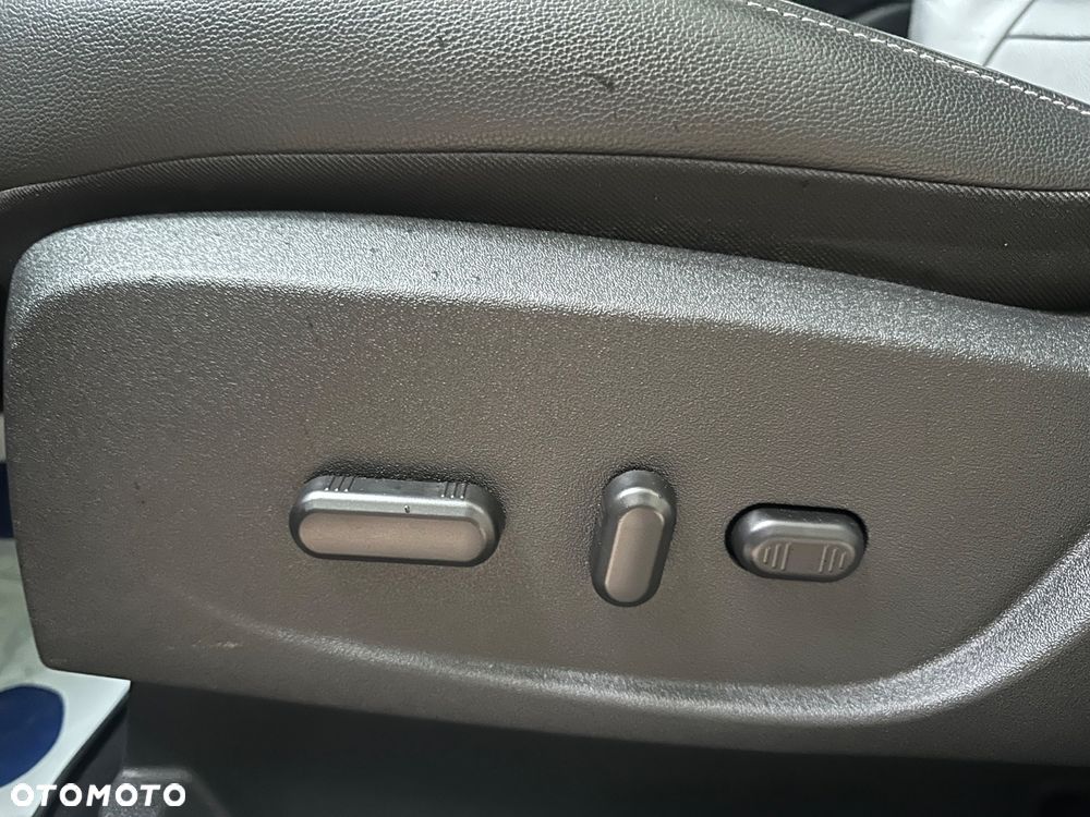 Ford Kuga - 23