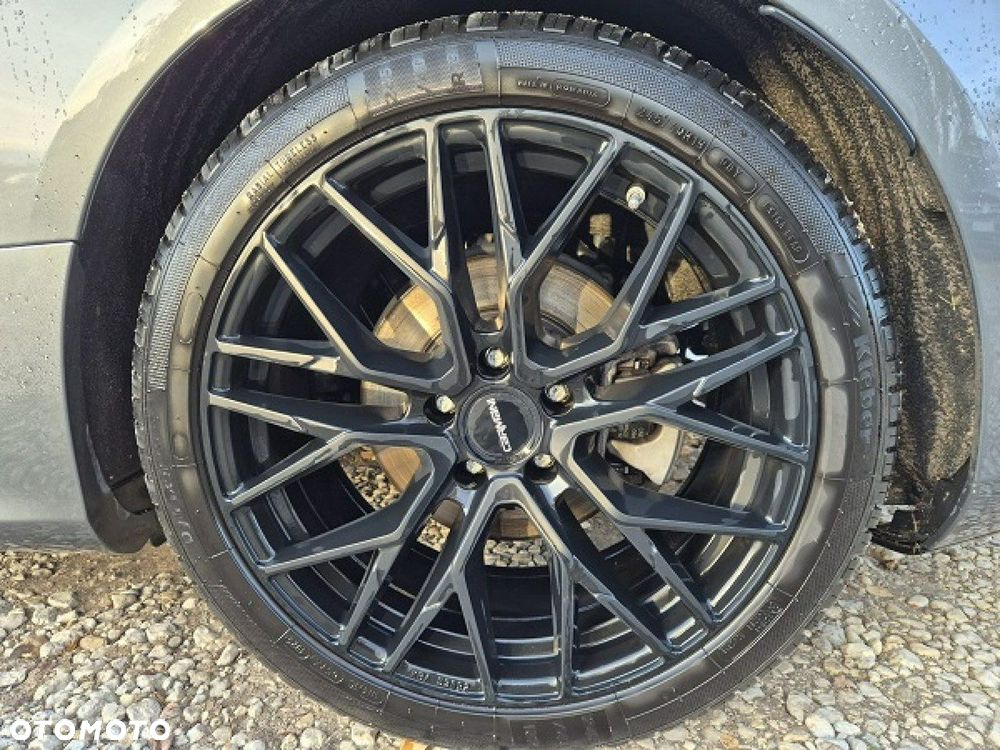 Mercedes-Benz Klasa E - 16