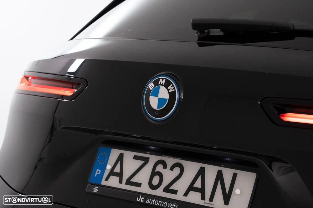 BMW iX xDrive 40 - 11