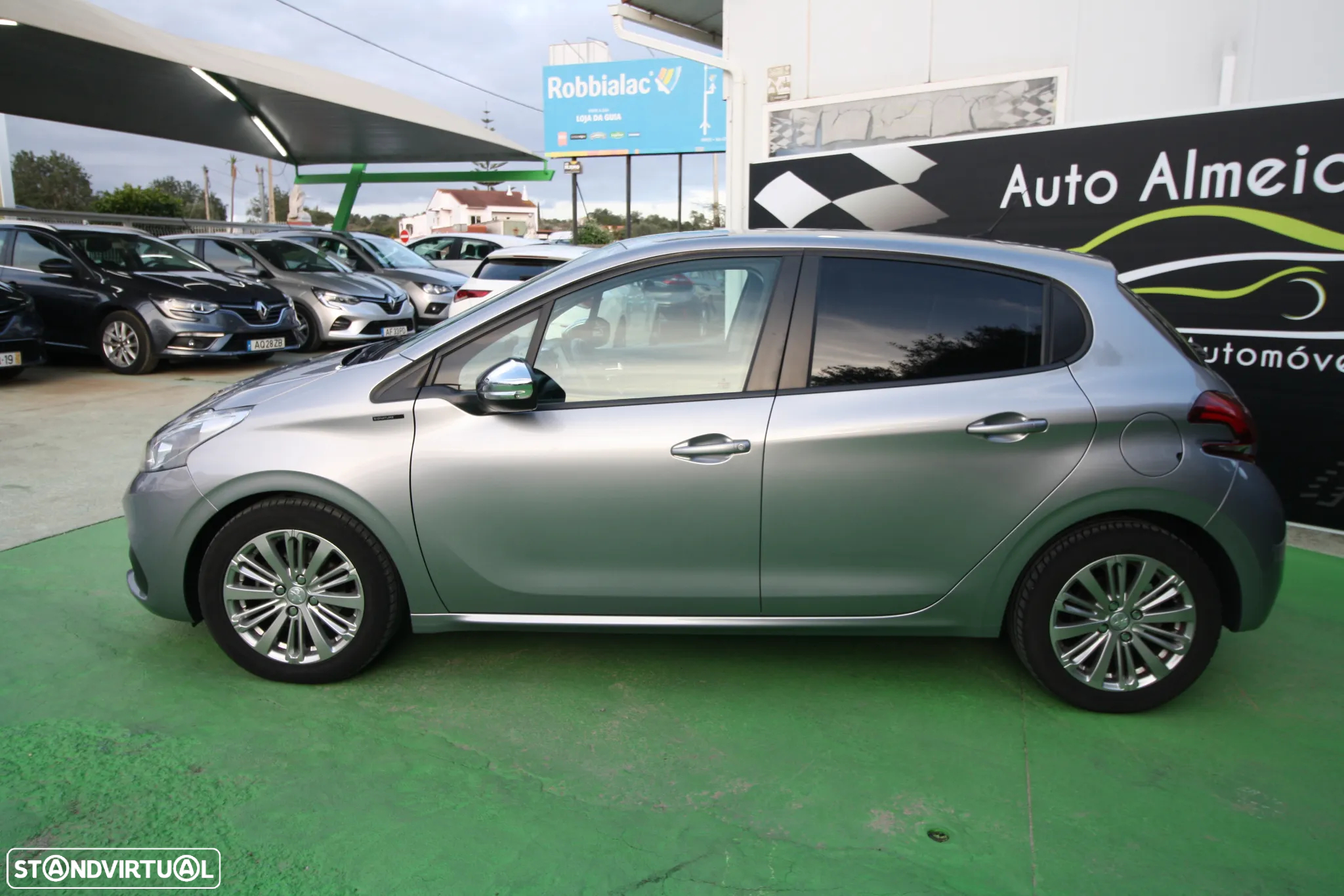 Peugeot 208 1.5 BlueHDi Signature - 4