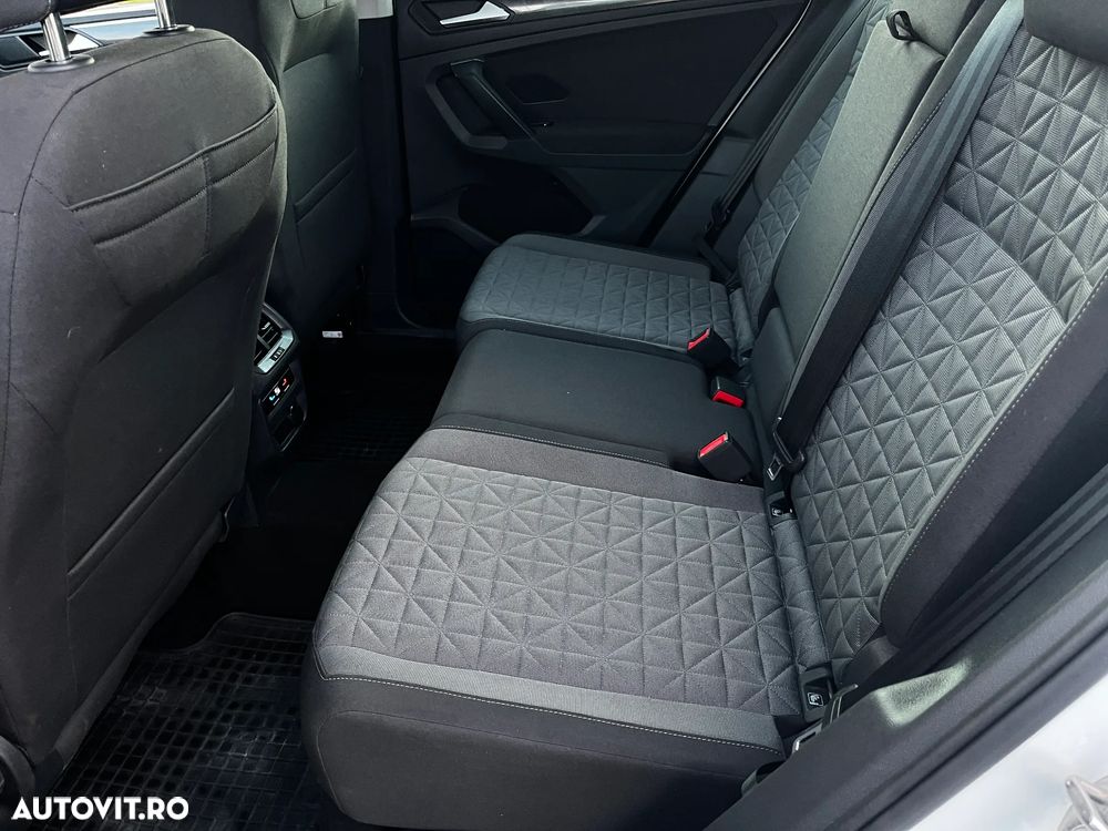 Volkswagen Tiguan - 11