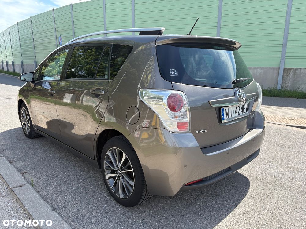 Toyota Verso 1.8 Prestige MS EU6 - 9