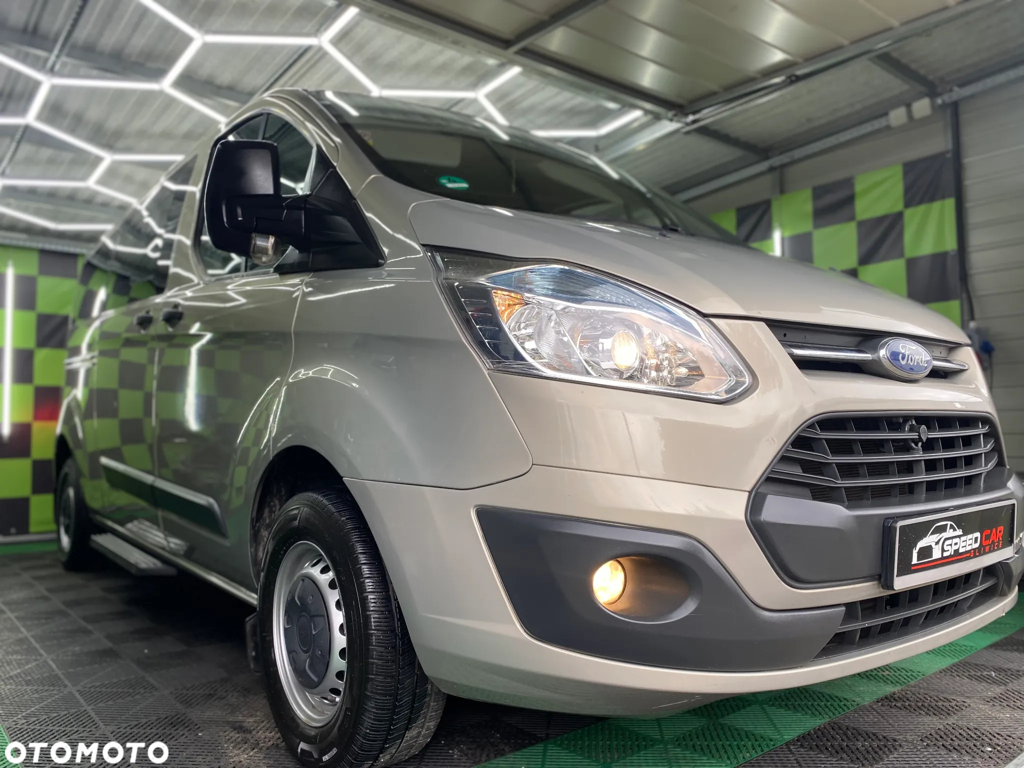 Ford Tourneo Custom 300 L2H1 VA Limited - 33