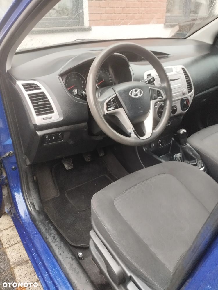 Hyundai i20 - 20