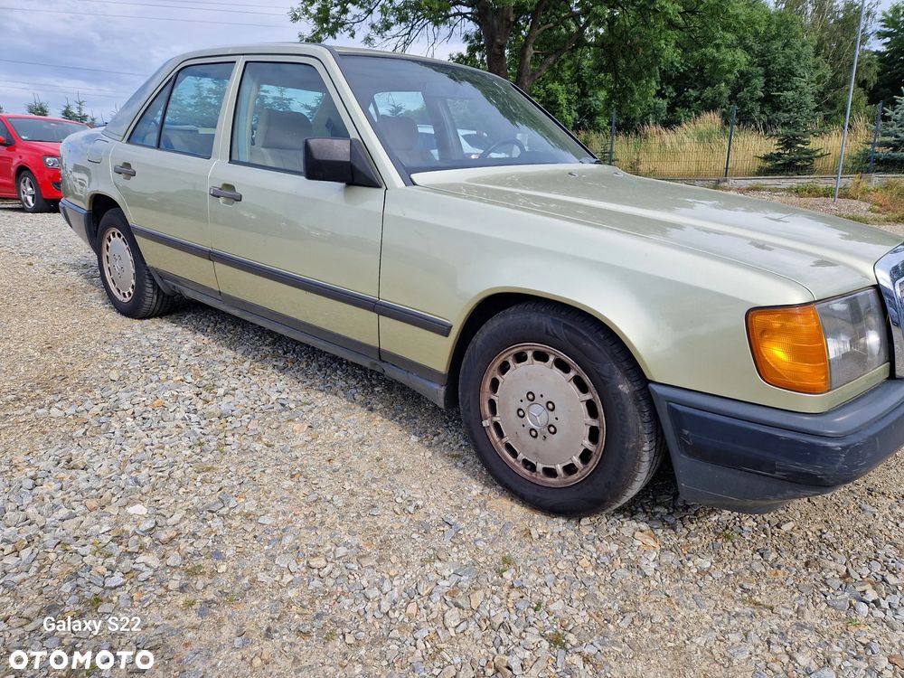Mercedes-Benz W124 (1984-1993) - 32