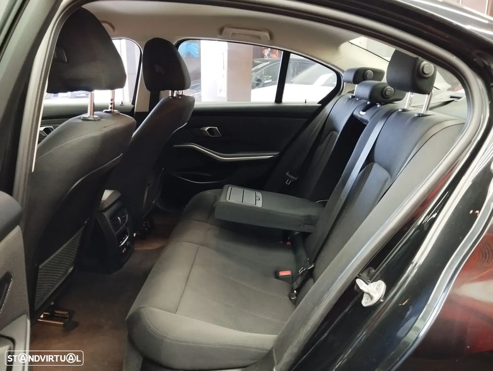 BMW 330 e Auto - 10