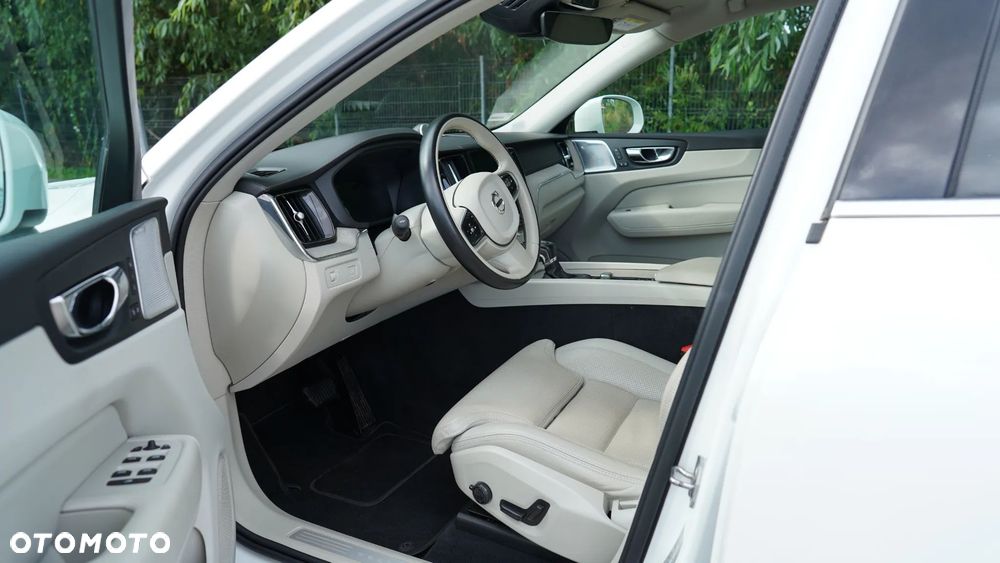 Volvo XC 60 D4 AWD Inscription - 4