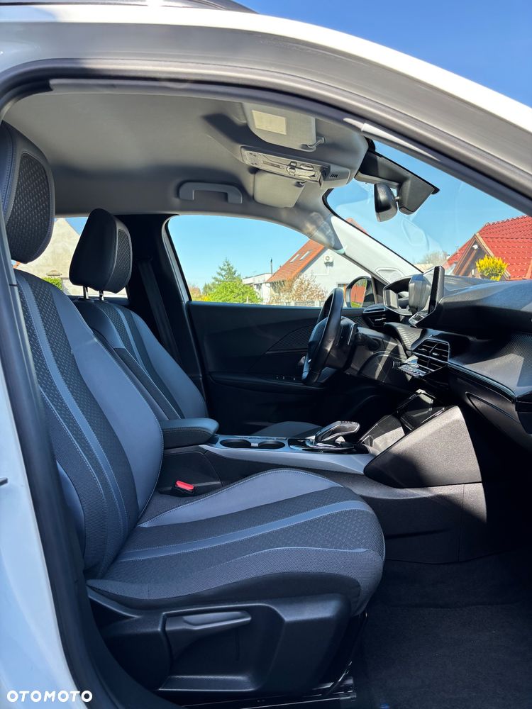 Peugeot 2008 PureTech 130 EAT8 Allure - 11