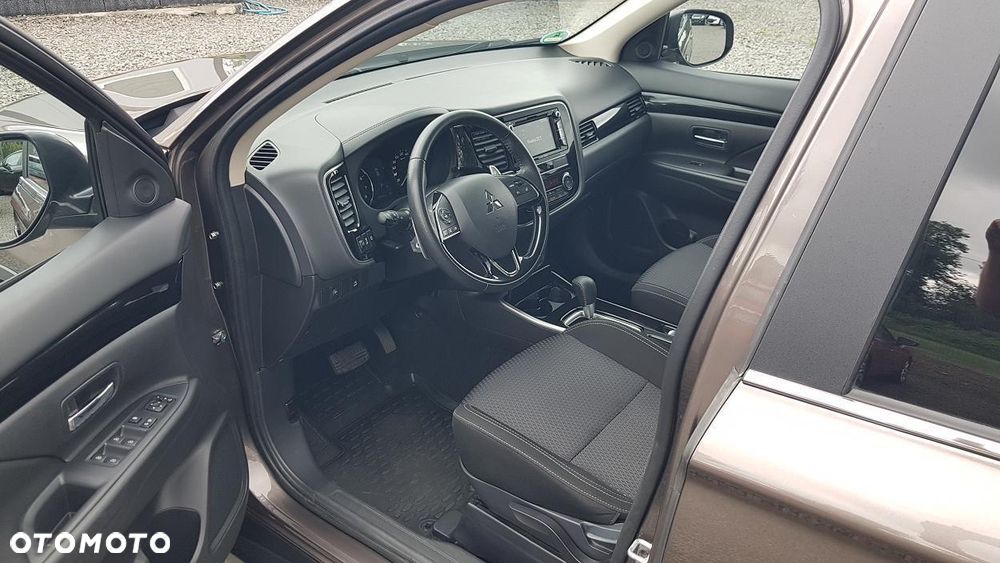 Mitsubishi Outlander 2.0 2WD CVT Spirit - 24