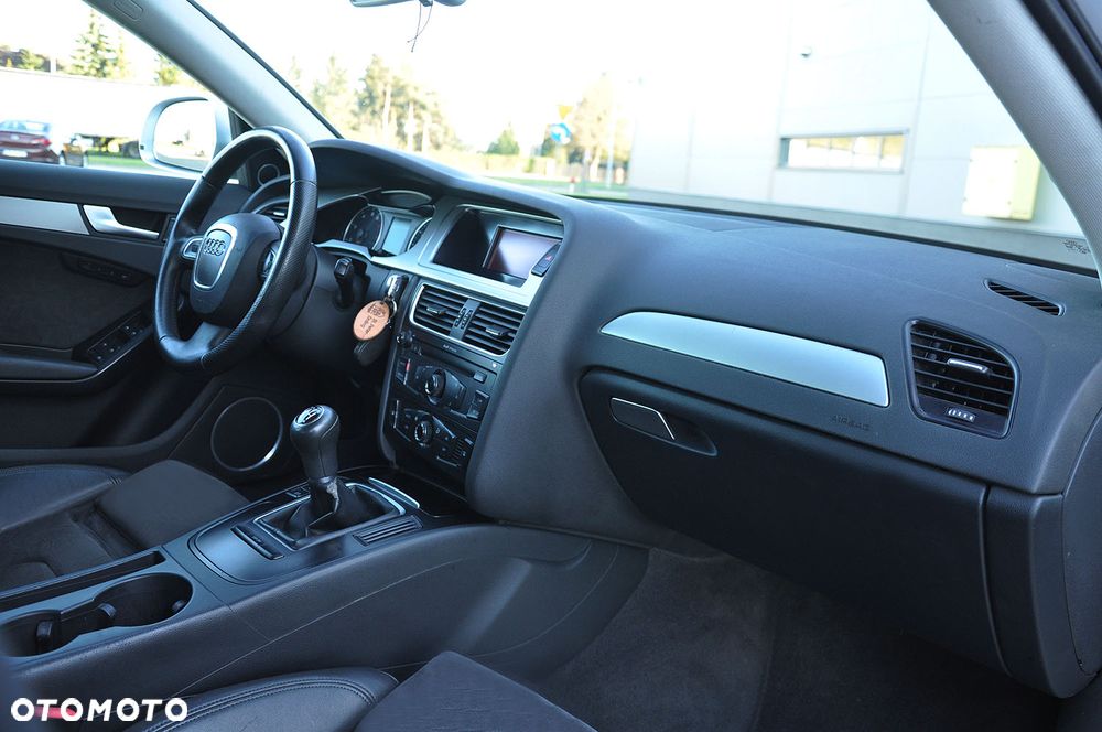 Audi A4 Avant 1.8 TFSI S line Sportpaket - 24