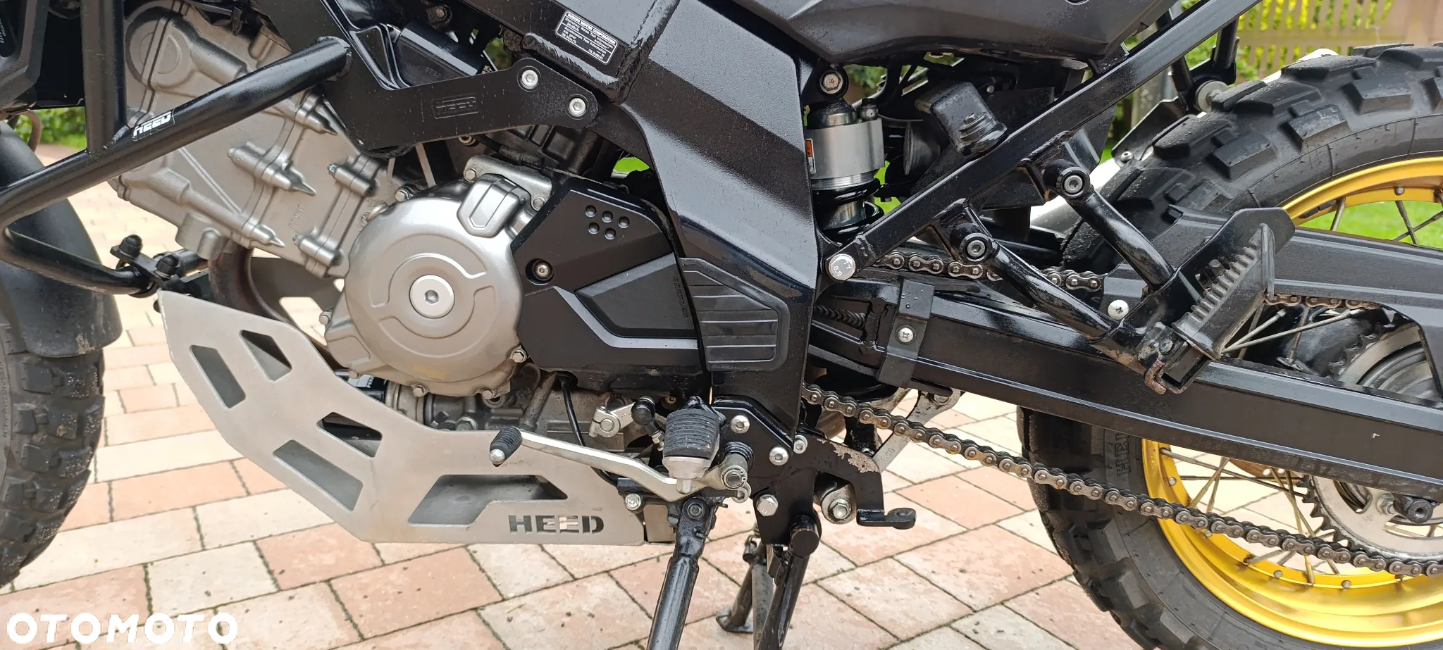 Suzuki V-STROM - 35