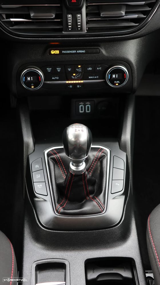 Ford Focus SW 1.5 TDCi EcoBlue ST-Line - 22