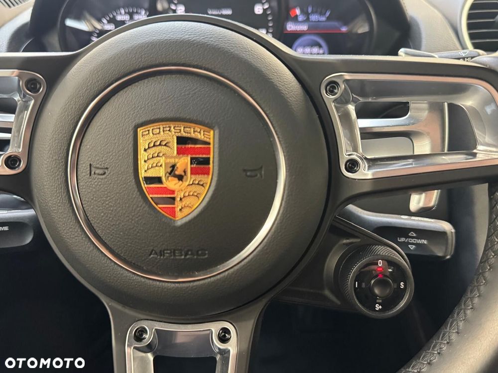 Porsche 718 Cayman - 18