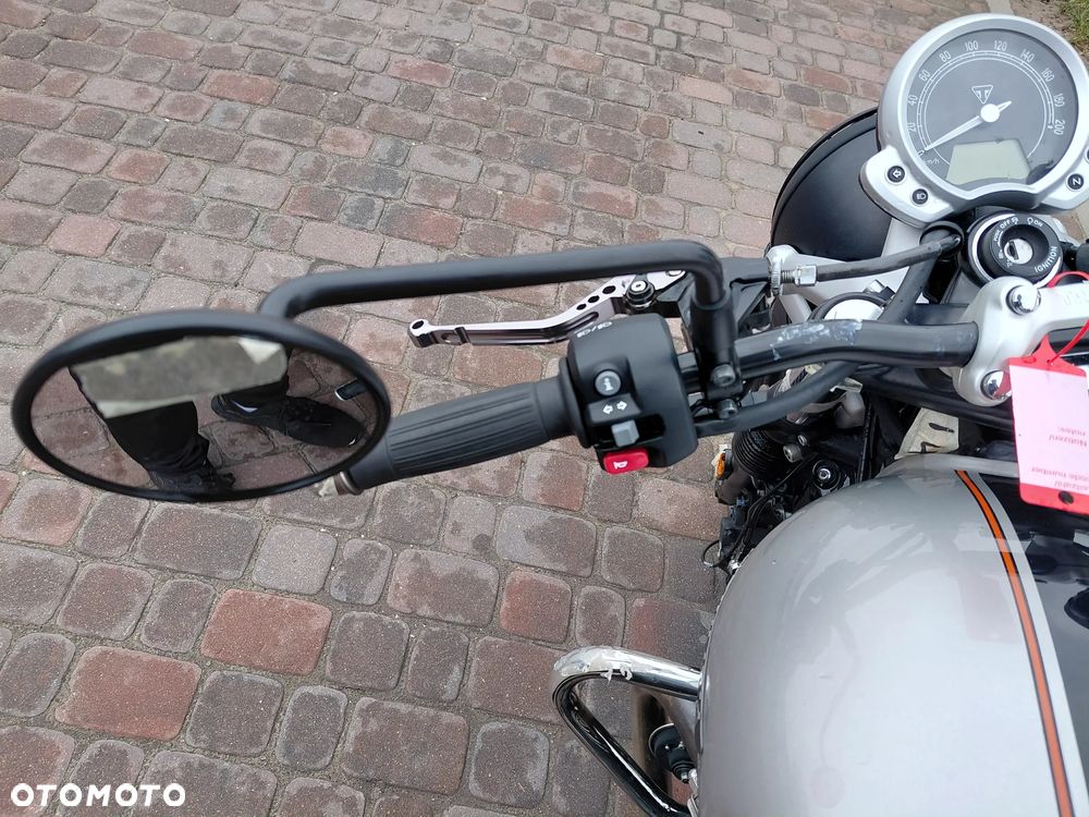 Triumph Street Twin - 24