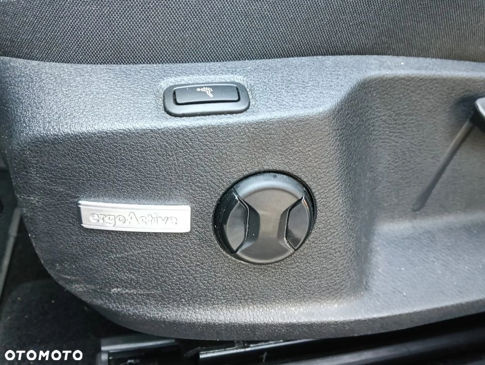 Volkswagen Golf - 18