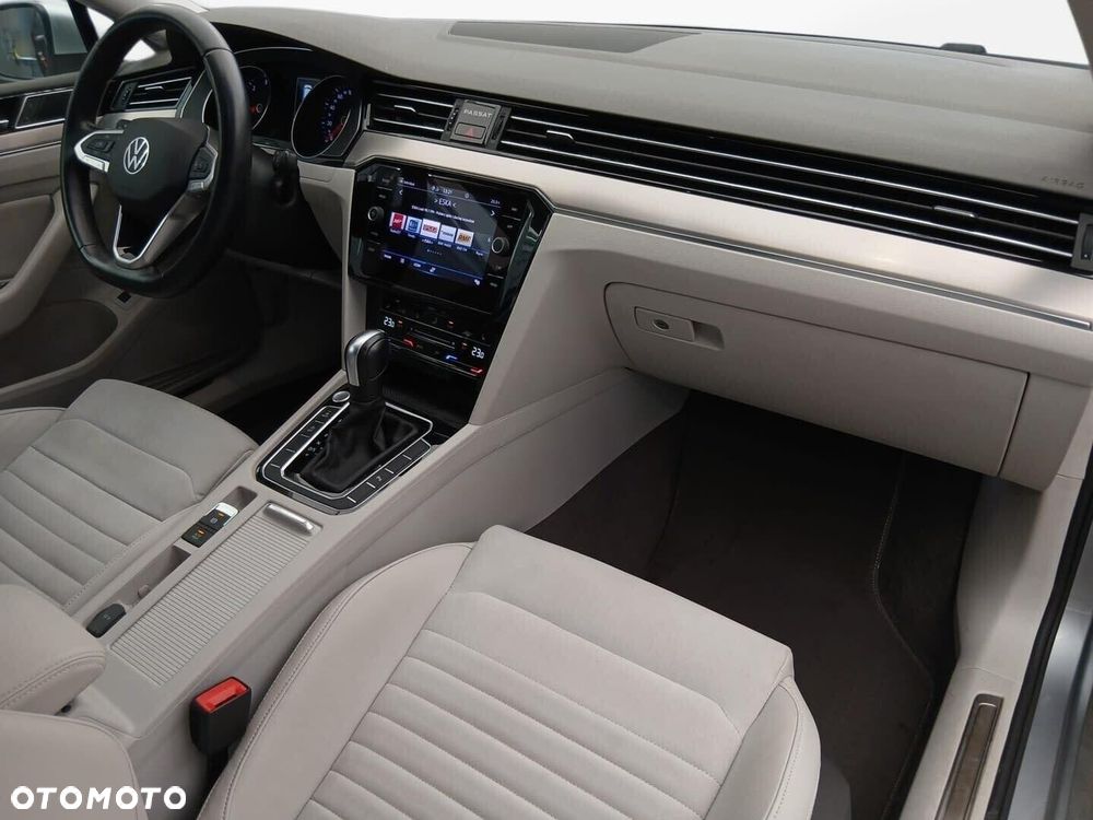 Volkswagen Passat 2.0 TDI Elegance DSG - 20