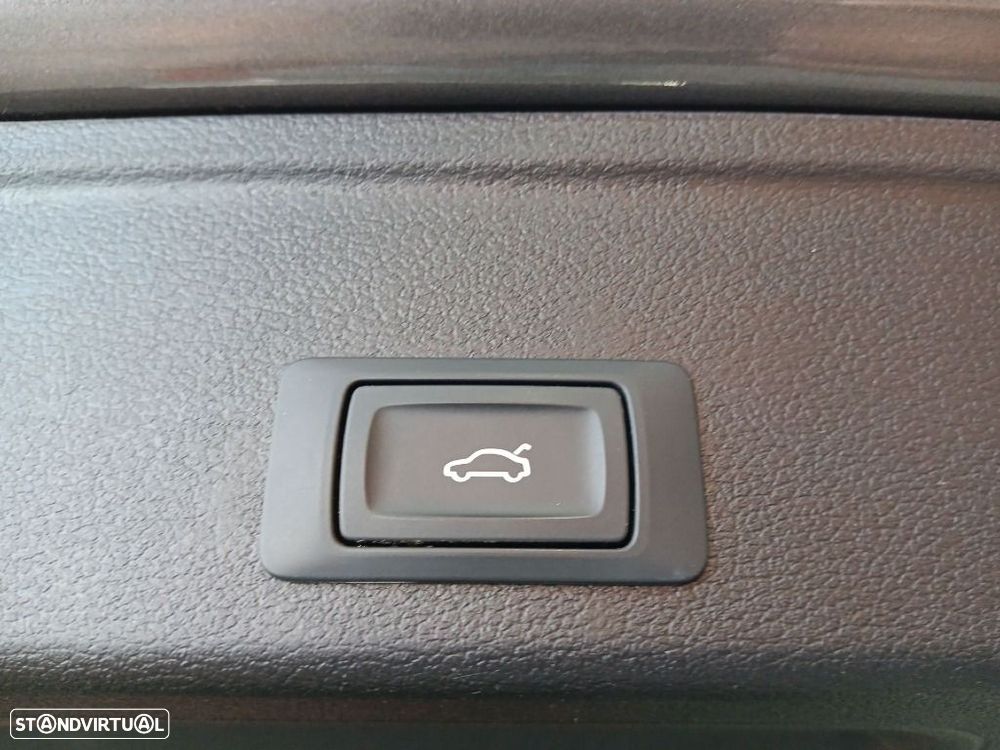 Audi A4 Avant 30 TDI S tronic — fotografia 30