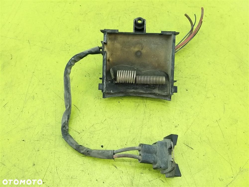 Sterownik wentylatorów Opel Vectra  C SIGNUM 1.8 16V 122KM VALEO 1379151 - 2