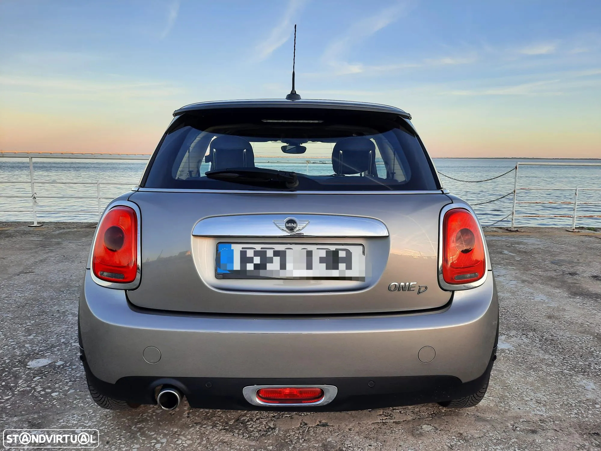 MINI 3 Portas One D - 9