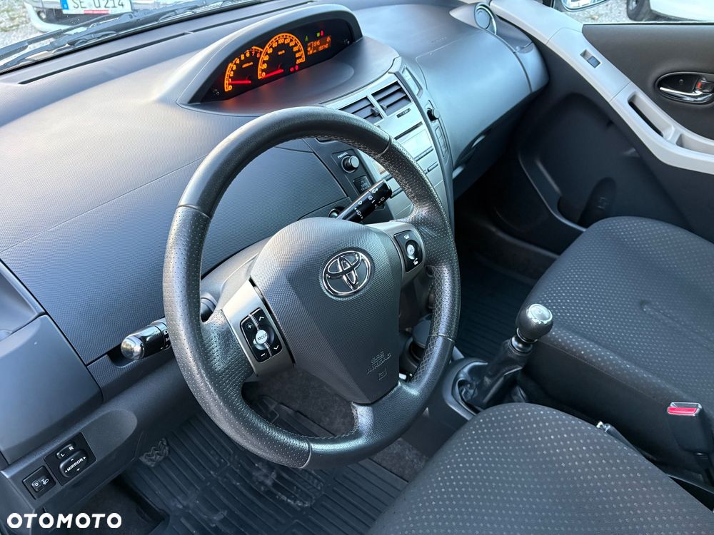 Toyota Yaris 1.33 Premium - 21
