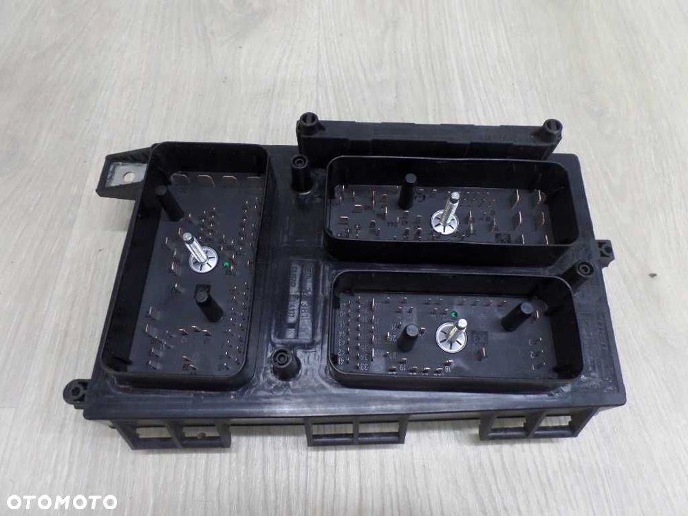 OPEL ASTRA H ZAFIRA B SKRZYNKA BEZPIECZNIKOW BSI 13206749 GW 5DK008668-03 - 2