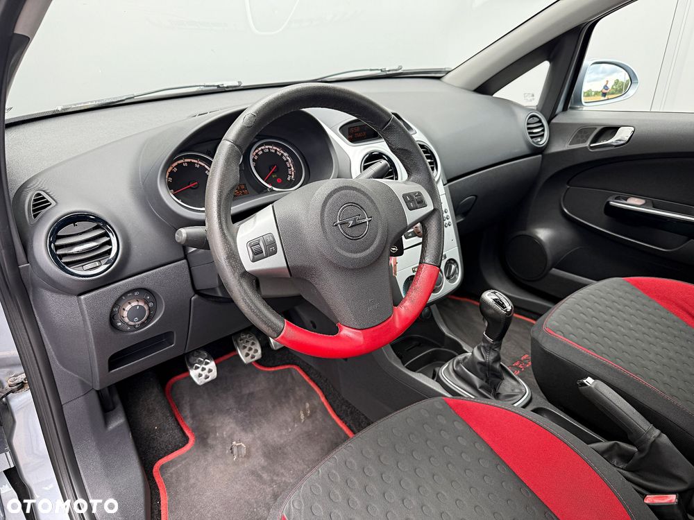 Opel Corsa 1.6 Turbo GSi - 16