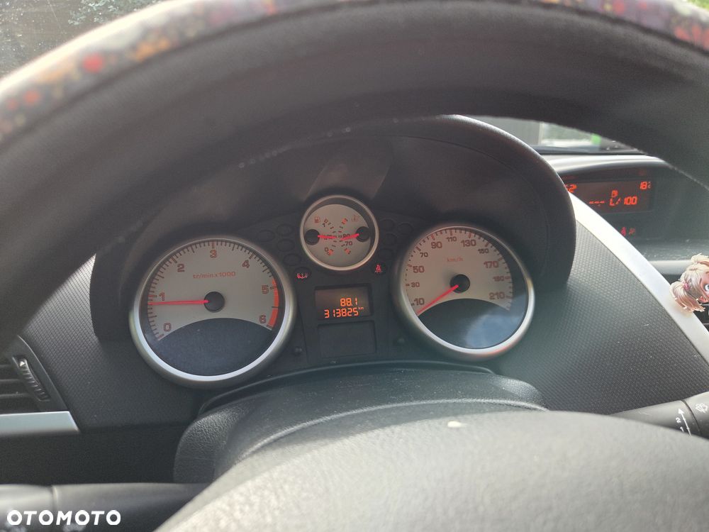 Peugeot 207 90 HDi FAP (Blue Lion) 98G - 8