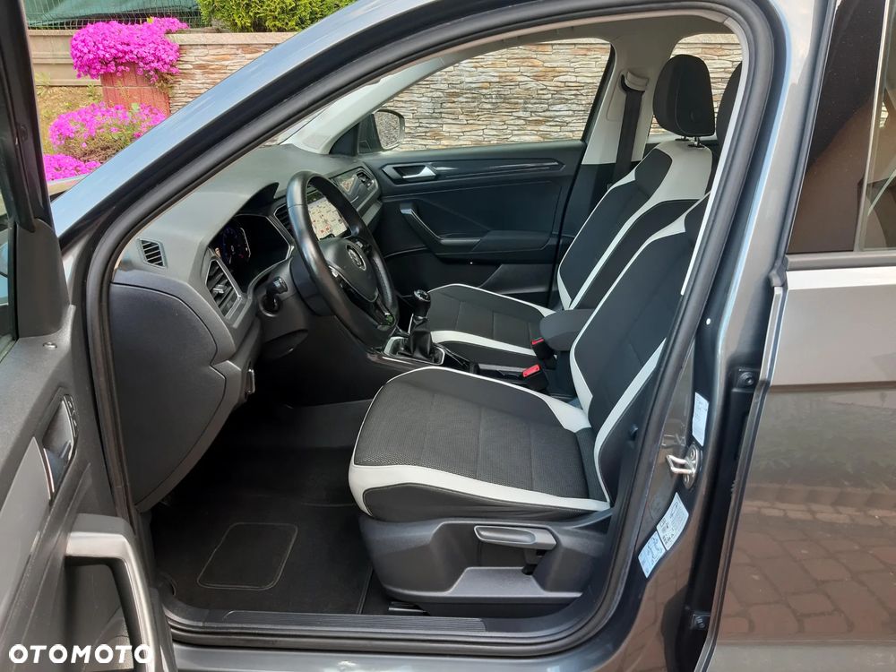 Volkswagen T-Roc - 14