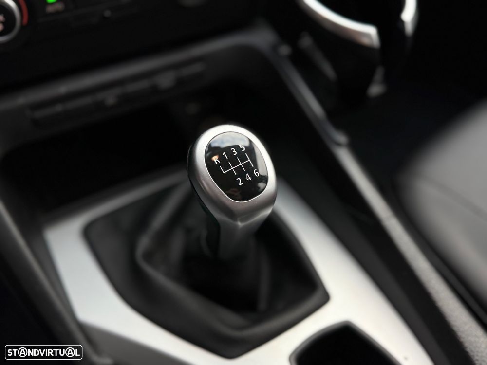 BMW X1 sDrive18d - 14