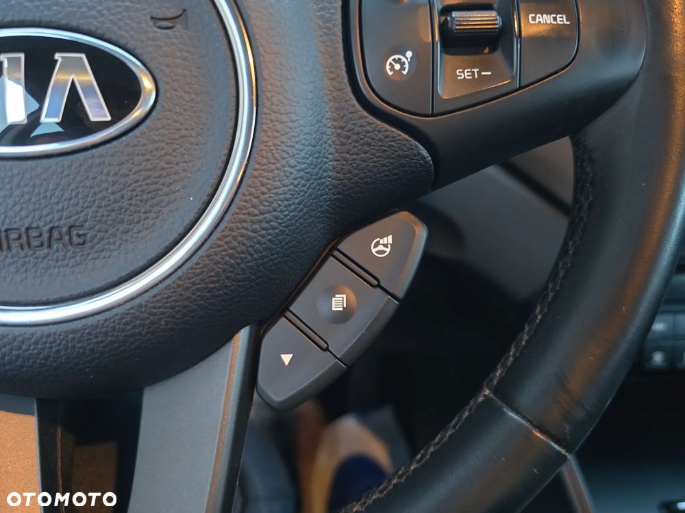 Kia Carens 2.0 GDI Spirit - 27
