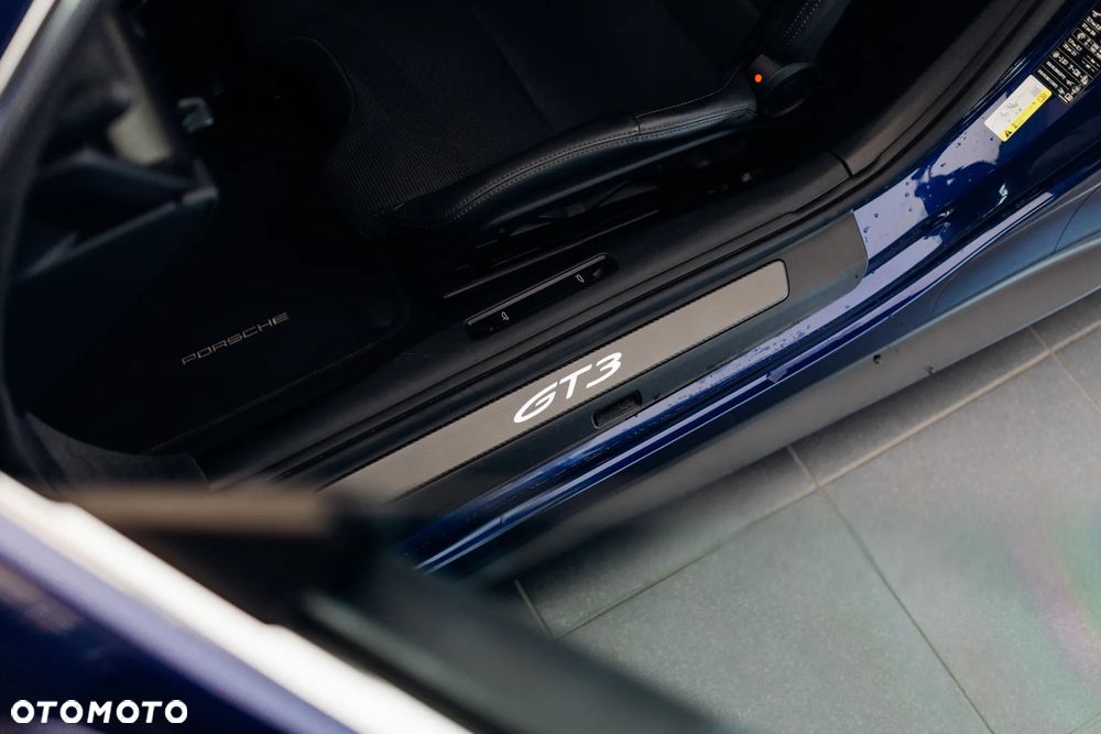 Porsche 911 GT3 Touring PDK - 26