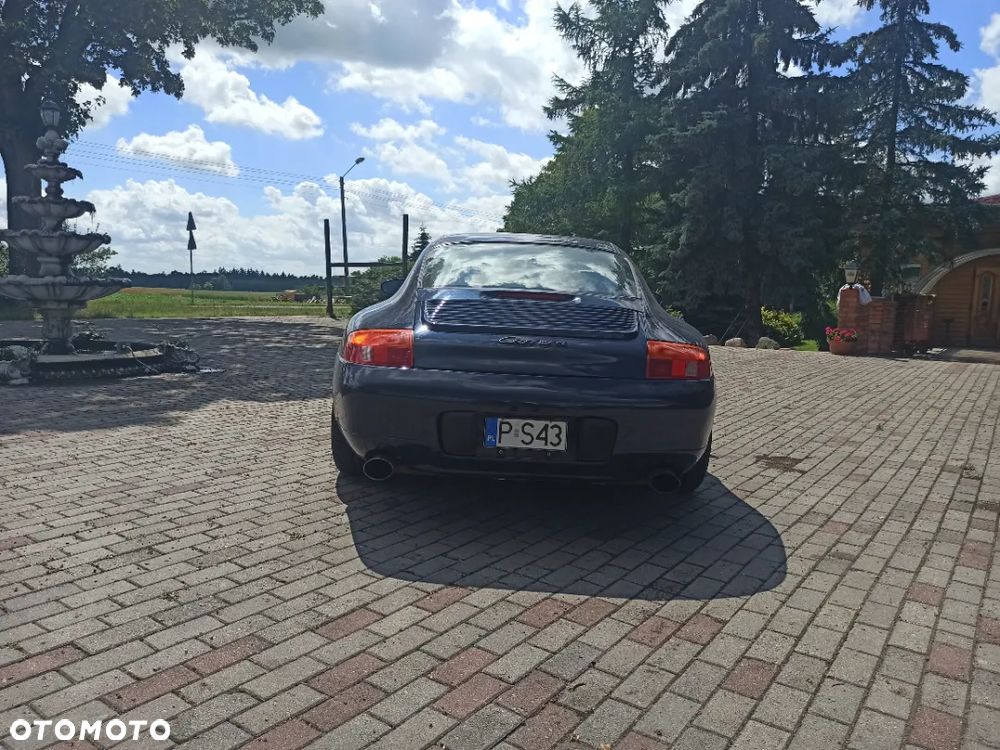 Porsche 911 Carrera - 6