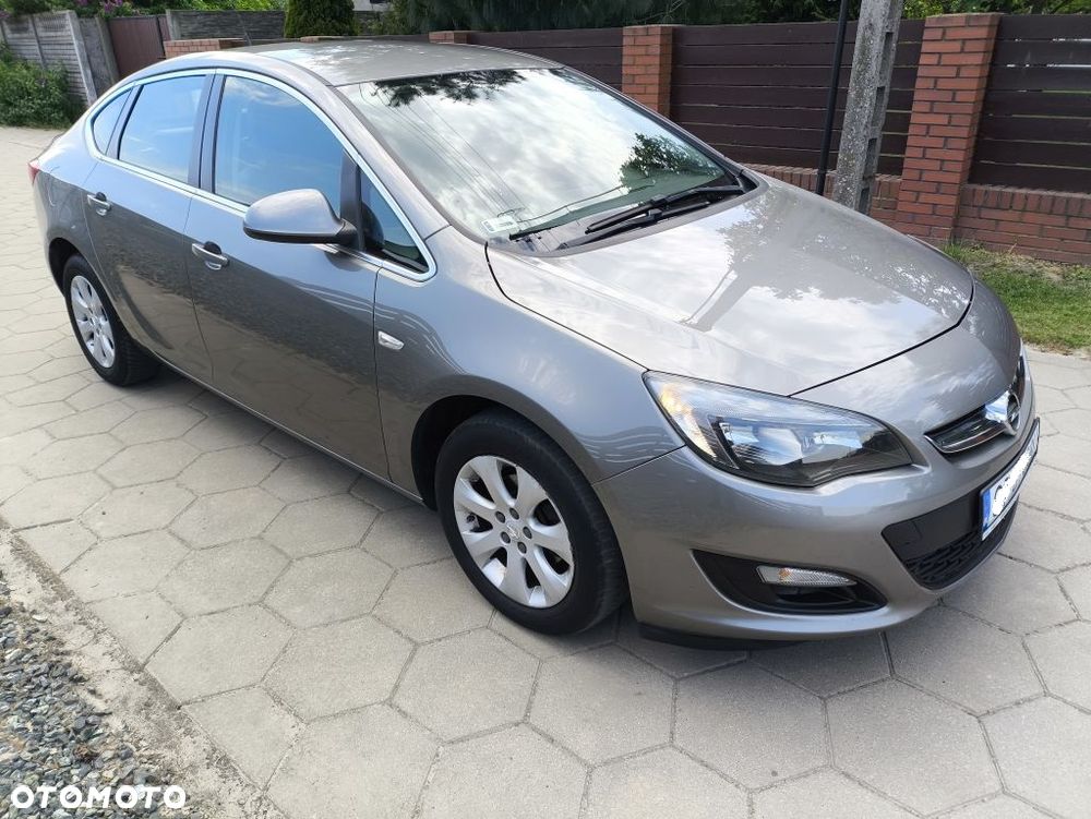 Opel Astra 1.4 T Executive - 1