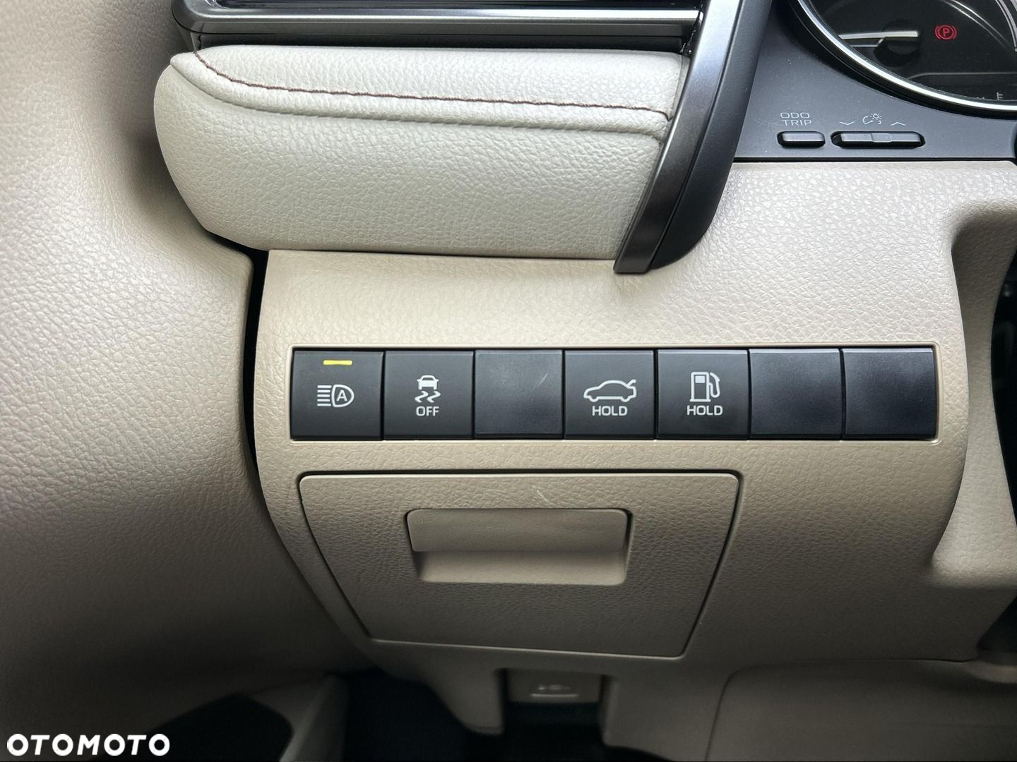 Toyota Camry 2.5 Hybrid Executive CVT - 20