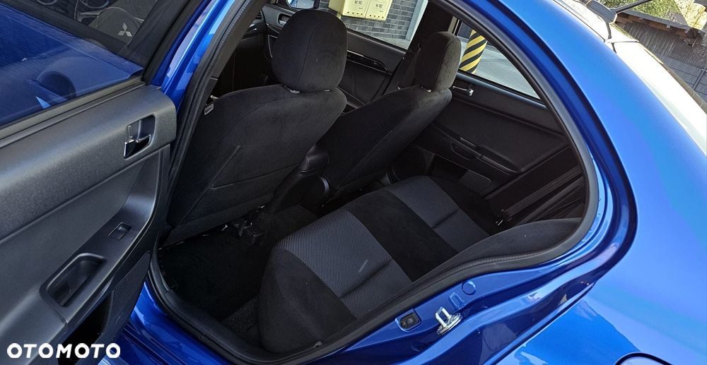 Mitsubishi Lancer Evolution GSR - 14