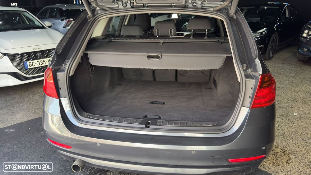 BMW 318 d Line Sport - 30
