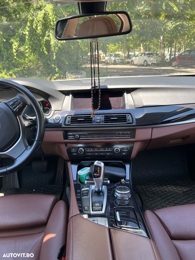 BMW Seria 5 518d Aut. - 14