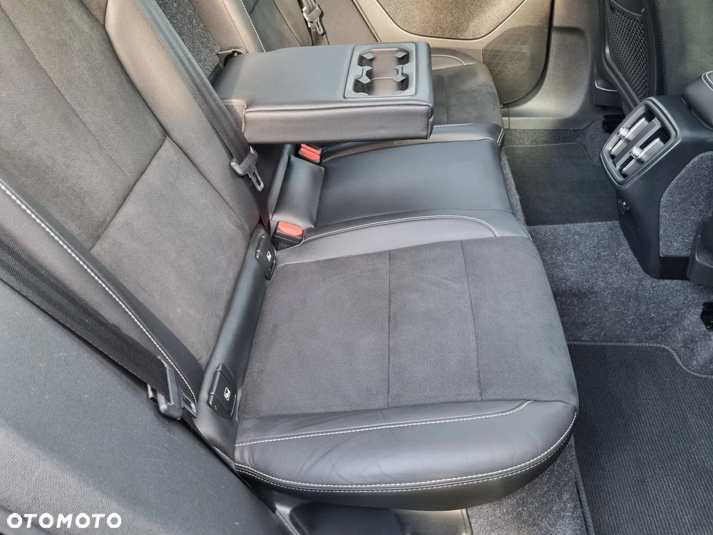 Volvo XC 40 B4 B Geartronic RDesign - 22