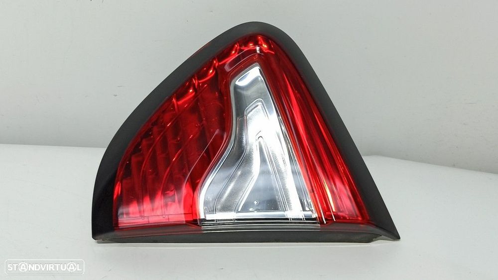 FAROLIM TRASEIRO DIREITO RENAULT CAPTUR ADVENTURE - 6