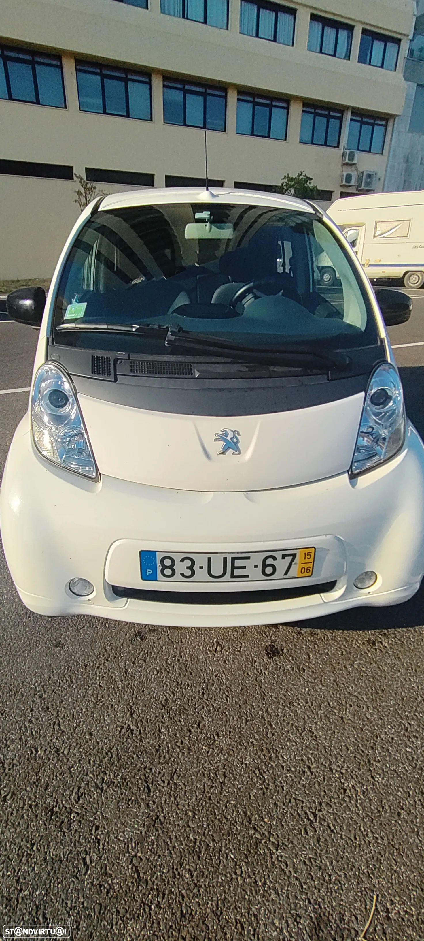 Peugeot iOn - 1