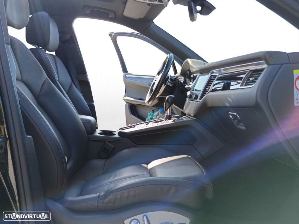 Porsche Macan S - 40